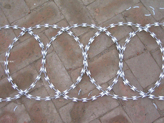 Galvanized Steel High Tensile Barbed Wire Bto 22 Spiral Blade 14 Gauge