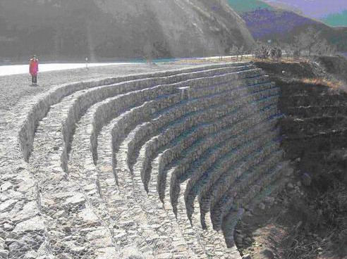 Impact Resistance And Permeability Control Hillside Retaining Wall 80x100mm