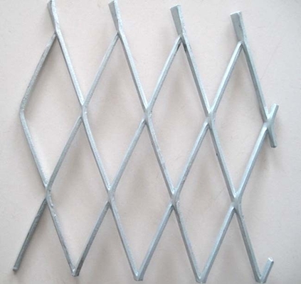 Red de malla metálica expandida de acero inoxidable de apertura 20 * 40 mm para protección de maquinaria