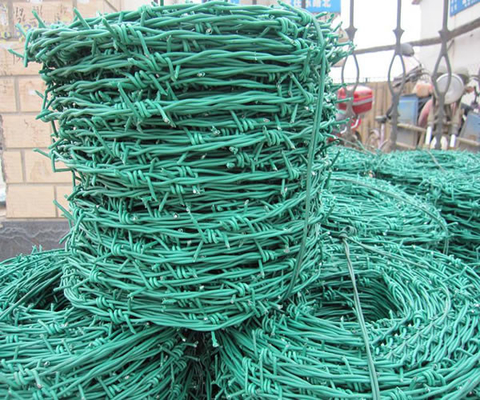 Rollo revestido plástico del alambre de púas del PVC de la alta dureza BWG16xBWG16